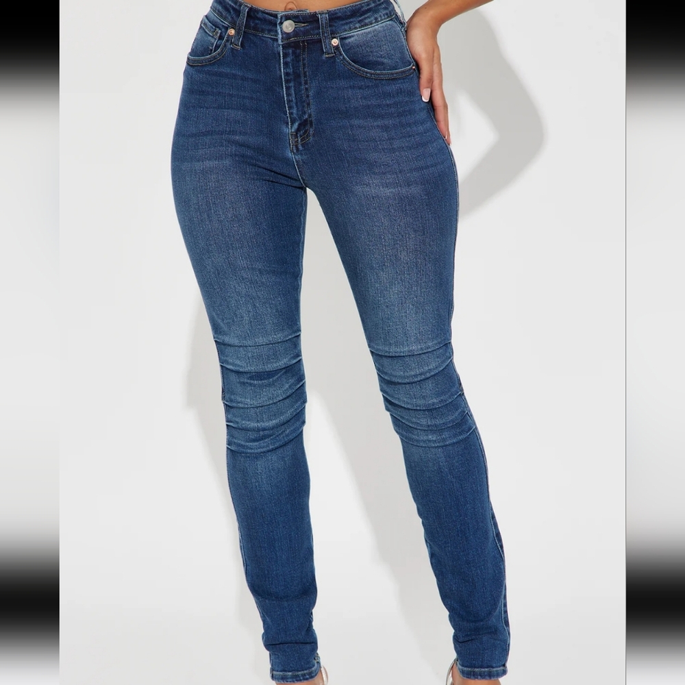 Fashion nova jeans size 5